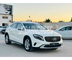 ????Mercedes-Benz  GLA 200  ????