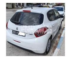 Peugeot 208 1.2 5cv toutes options