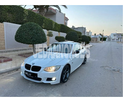 BMW série 3 coupé e92 320i kit M état irréprochable