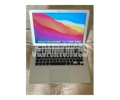 MacBook Air i5 4GB 256GB