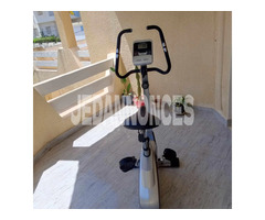 Vélo d’appartement de la marque BT fitness en très bon état, très peu utilisé.