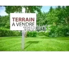 Terrain 435 m² à Mornaguia Centre