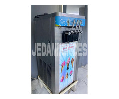 a vendre machine ice cream « yaourt glacé » 3 manette très bon occasion 
tél :99288839