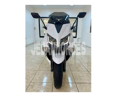 Av Yamaha Tmax Iron carte grise tunisienne fin 2015 série 31+++ tél 23964164