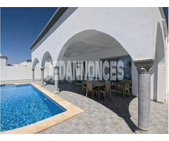 VILLA de S+3 AVEC PISCINE à DJERBA !!!