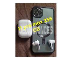 iphone 11 pro max airpods pro