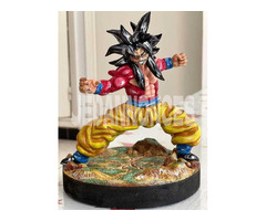 Figurine Goku Super Saiyan 4