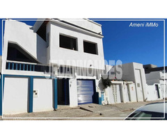 A vendre villa de 02 étages à #Fouchana