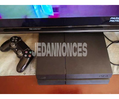 avendre ps4 2nd gen 1 to excellent état avec mannete original et plusieurs