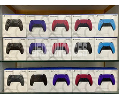 Manettes PLAYSTATION 5 DualSense neuf jamais servie disponible en stock avec prix imbattable.