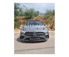 Mercedes benz a200 essence faible kilométrage kit amg pack night full option Importé