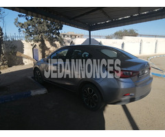 Mazda2 berline bien entretenue